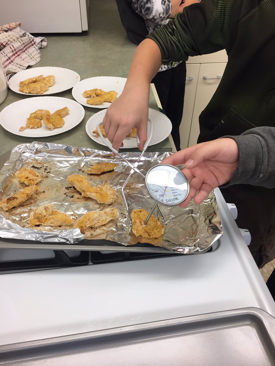 MsMCleary's tweet photo. Homemade chicken nuggets #nutritionunit #comparison @HesterJrHigh #FACS https://t.co/A0HEVjPocI