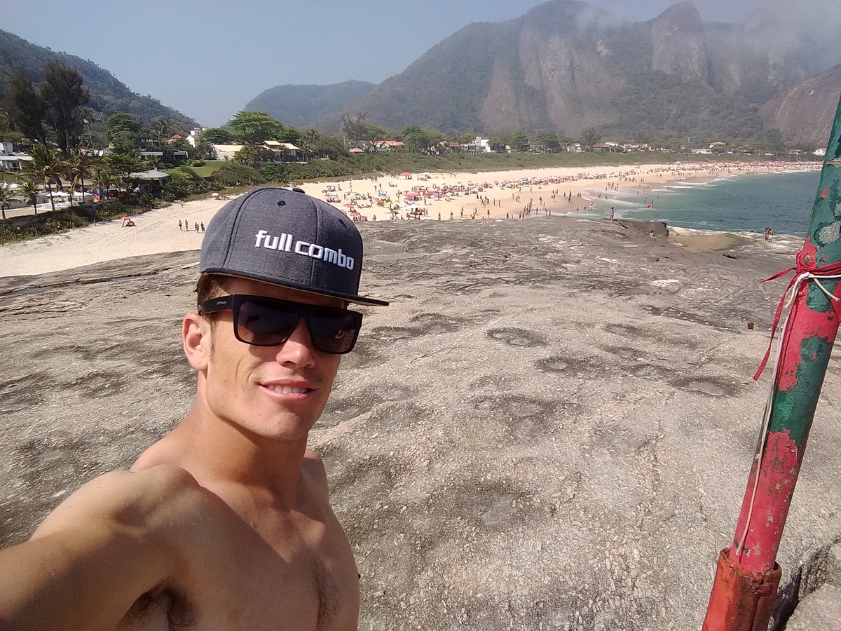 darllyon_'s tweet photo. #praia #itacoatiara #niteroi #slacker #slacktrip https://t.co/UqvtMLQxYP