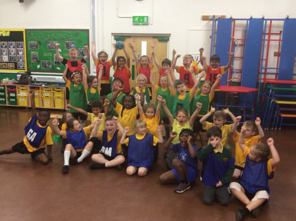 firsprimarysale's tweet photo. #Year2LT & #Year1LS working together and developing our invasion skills @PEandSportsHub #benchball #interformcomp https://t.co/BAcrwxvaJI