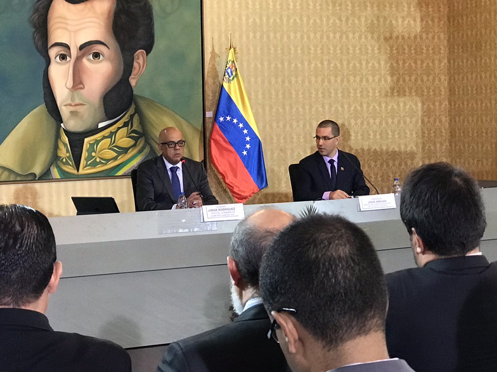 Cancilleria_ve's tweet photo. En este momento Canciller @jaarreaza y Jefe del Comando de Campaña @jorgerpsuv con el Cuerpo Diplomático acreditado en Venezuela https://t.co/RDEDn8vwq9