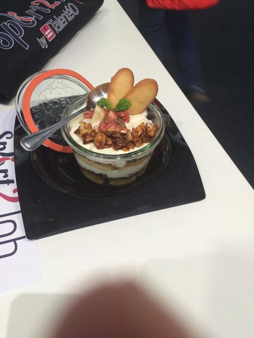 Beuuz_'s tweet photo. Le dessert est prêt ! #sport2job #truck2ouf https://t.co/cAM4HzKH2b