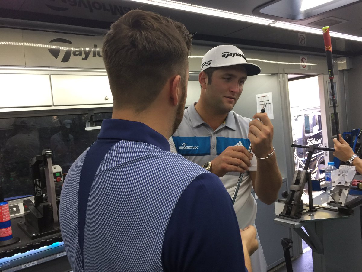 En el camión de TaylorMade.