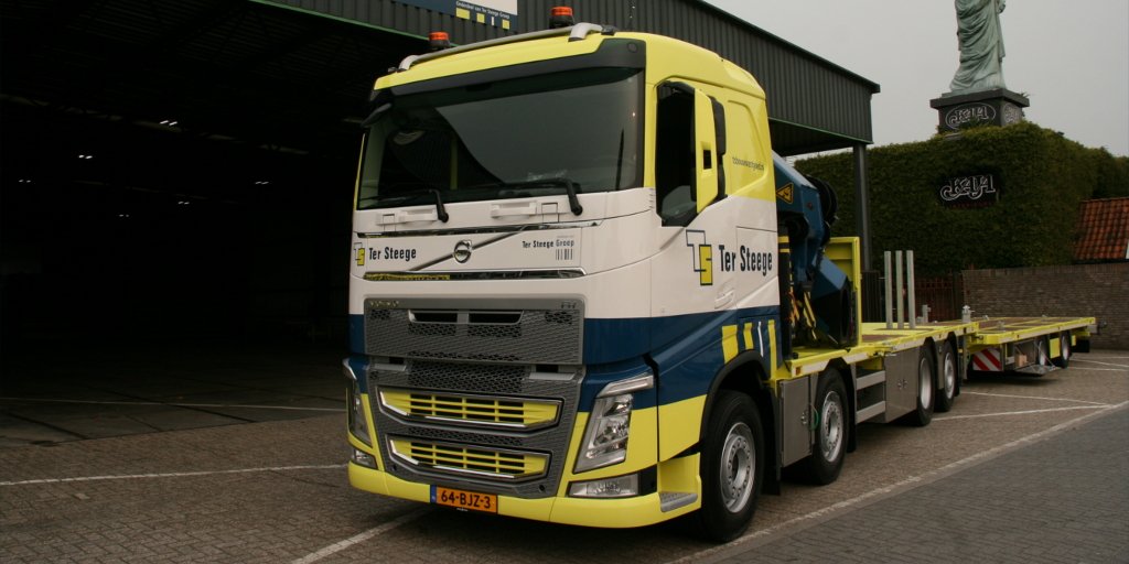 TSBouwVastgoed's tweet photo. Onze nieuwe vrachtwagen! Vanaf vandaag gaat hij de weg op! #TSBV #Volvo #TerSteege https://t.co/jJnIZ4GbGF