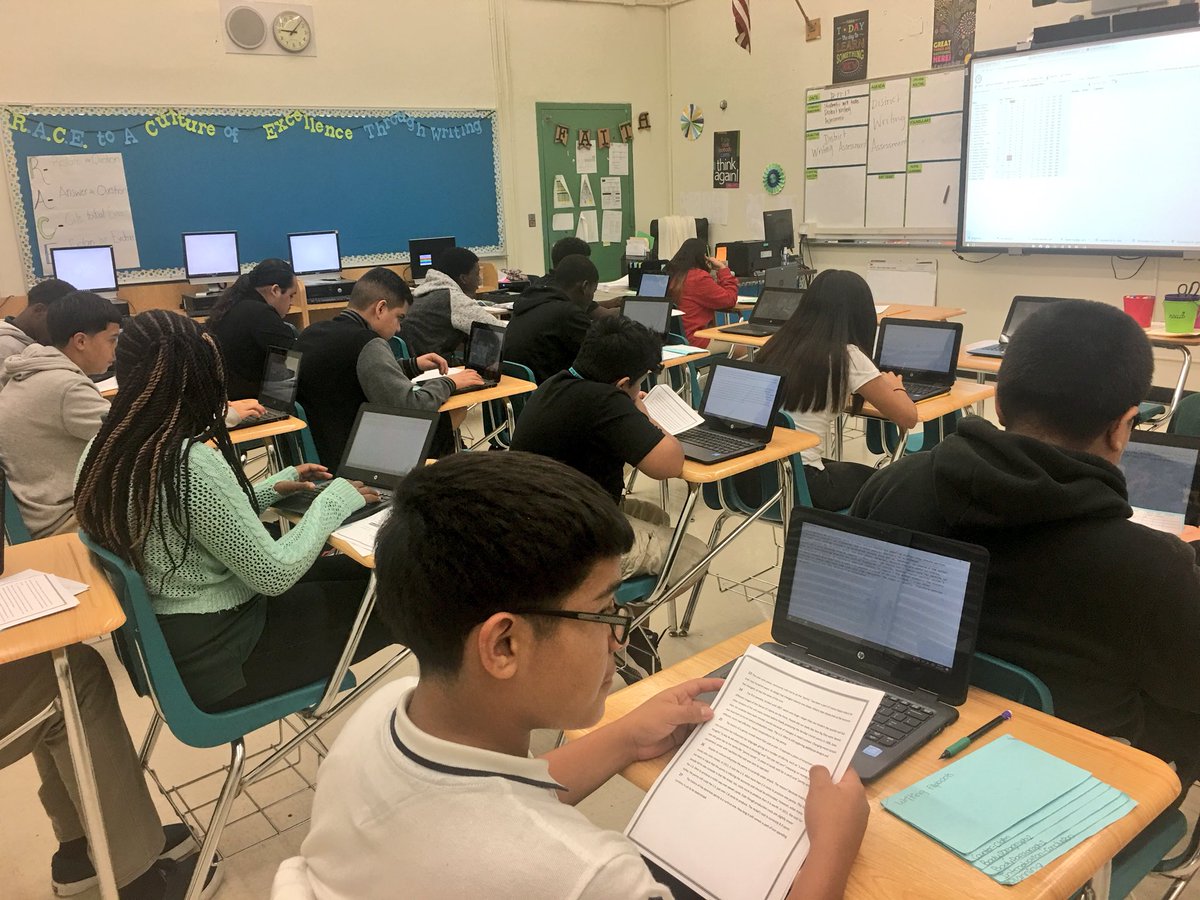 HomesteadMS's tweet image. These 8th graders are focused on their writing baseline assessment 💻 #gettingourstudentsFSAready #testingenvironment #writingprocess