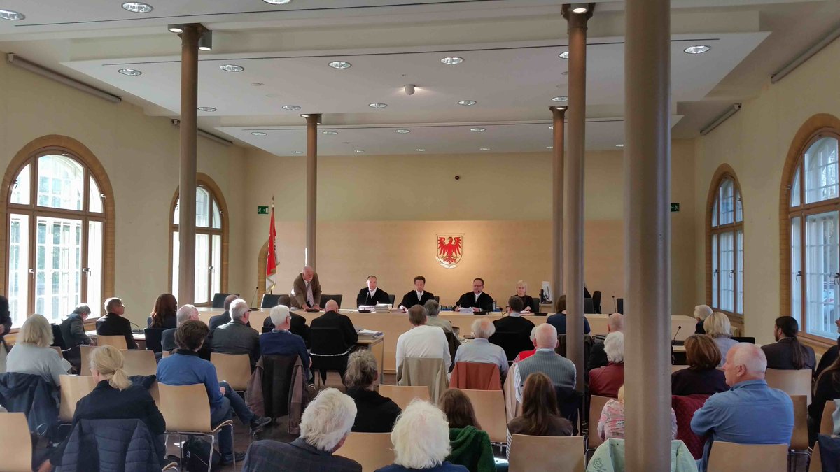 #Massentierhaltung: Statement der BI kontra Industrieschwein #Haßleben zum gestrigen Gerichtsurteil:
stoppt-den-megastall.de/statement-bi-h…