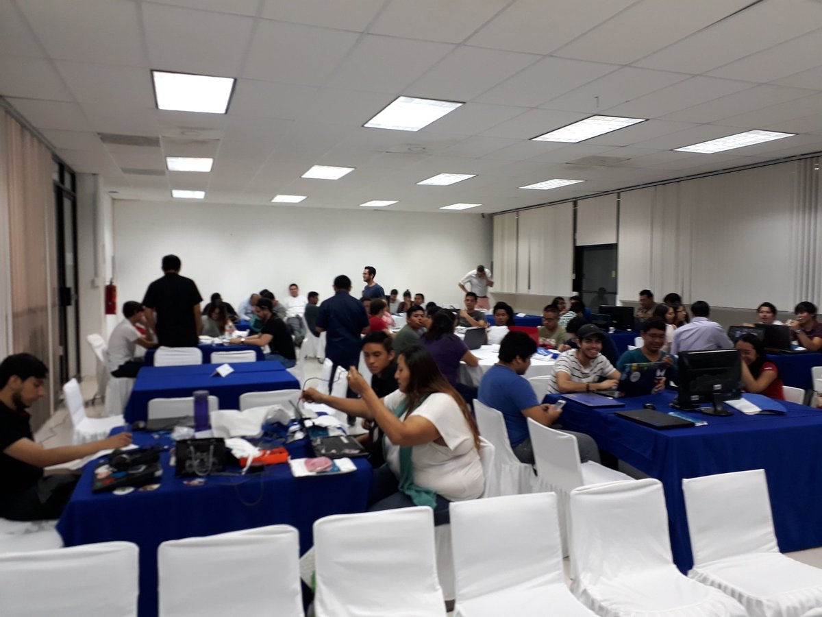 arlinchc's tweet photo. Iniciamos #hackatonUTRM bievenidas todas las universidades participantes @UT_RivieraMaya @jaimeaglez @EducacionQR https://t.co/nquzCn7TSN