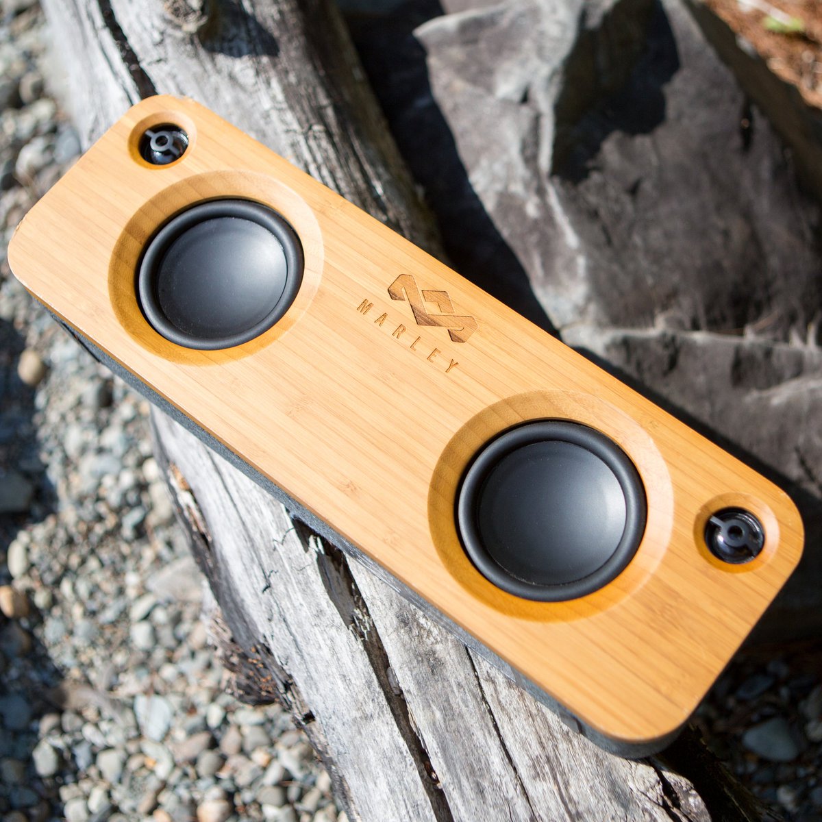 Bamboo Faceplate + REWIND™ frabric (30% reclaimed organic cotton, 30% reclaimed hemp and 40% recycled PET). ♻️#MaterialsMatter #GetTogether