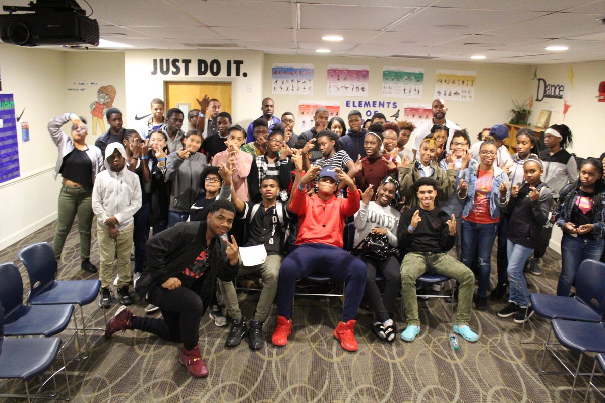 UnashamedDMV's tweet photo. Next Level Praise and Worship and Next Level Discipleship at the U. #unashameddmv #theU #realrelevant #realrelational #realconnections https://t.co/OTNWV31fIa