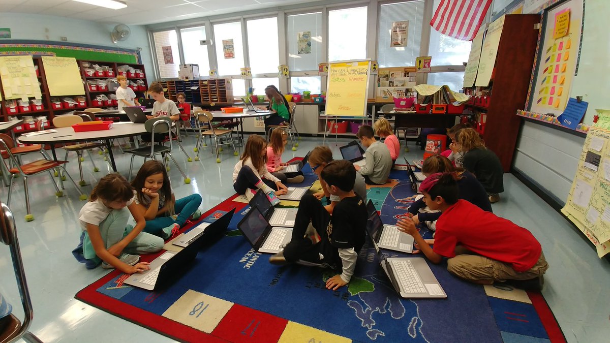 msphamzane's tweet photo. Revising narrative endings inspired by our very own Zane alumni mentor authors! #collaboration #writingworkhop #zanenorthstars #collsedu https://t.co/lXkFAMB9xd