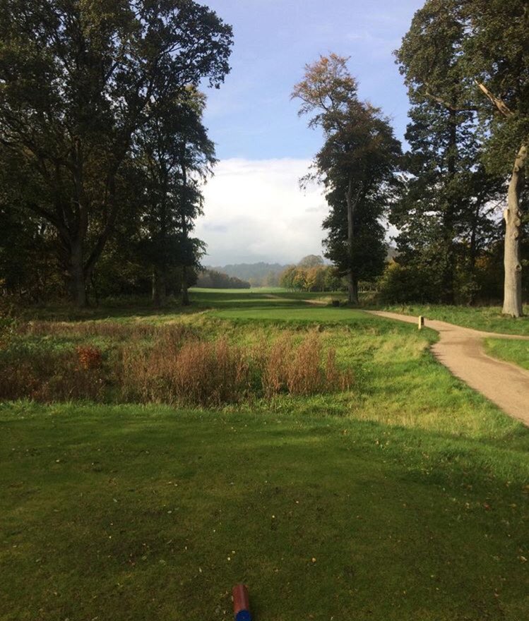 I think it's getting tighter , #6thhole @GalgormCastle . In great shape as always 👌 Prepping for @PGAEuroProTour final next week! #BigWeek