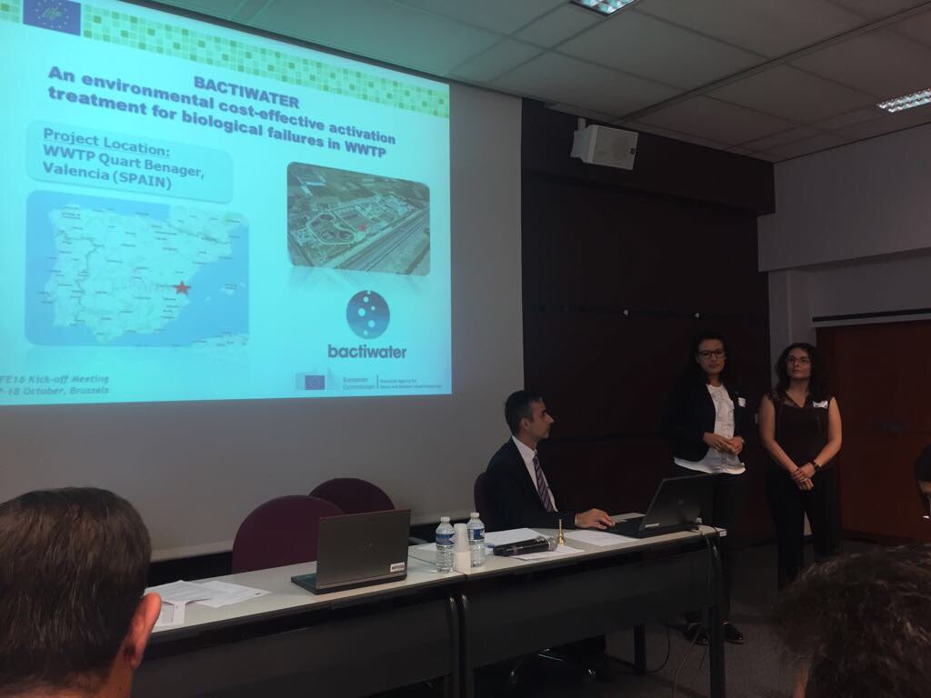 GlobalOmnium's tweet photo. Orgullosos de nuestras compañeras, protagonistas del #LIFEkickoffs de #Bruselas donde han presentado un nuevo proyecto #Life: #Bactiwater https://t.co/TMN6HscTld
