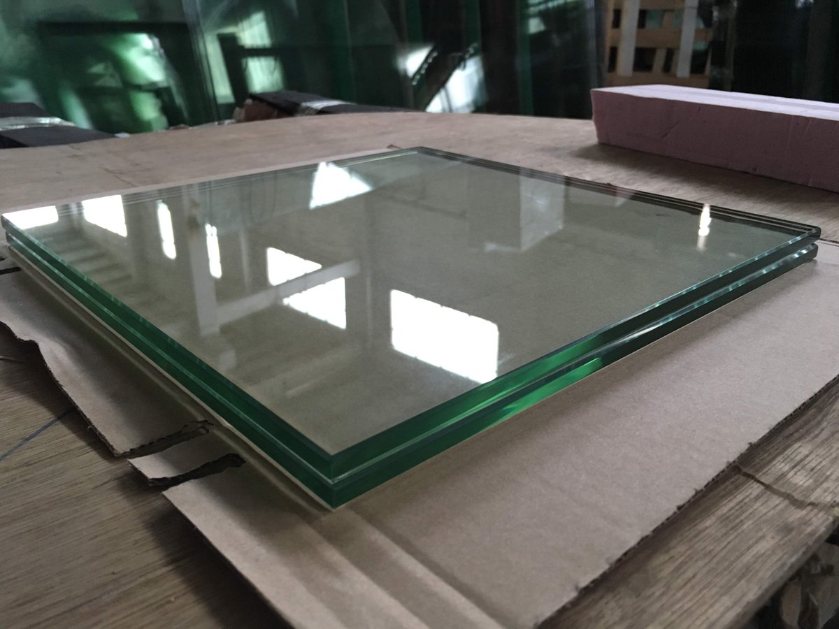 richenglass's tweet photo. Our ultraclear tempered glass and clear tempered laminated glass samples, which one do U choose? #temperedglass #laminatedglass #glasssupply https://t.co/mHpWf947zH