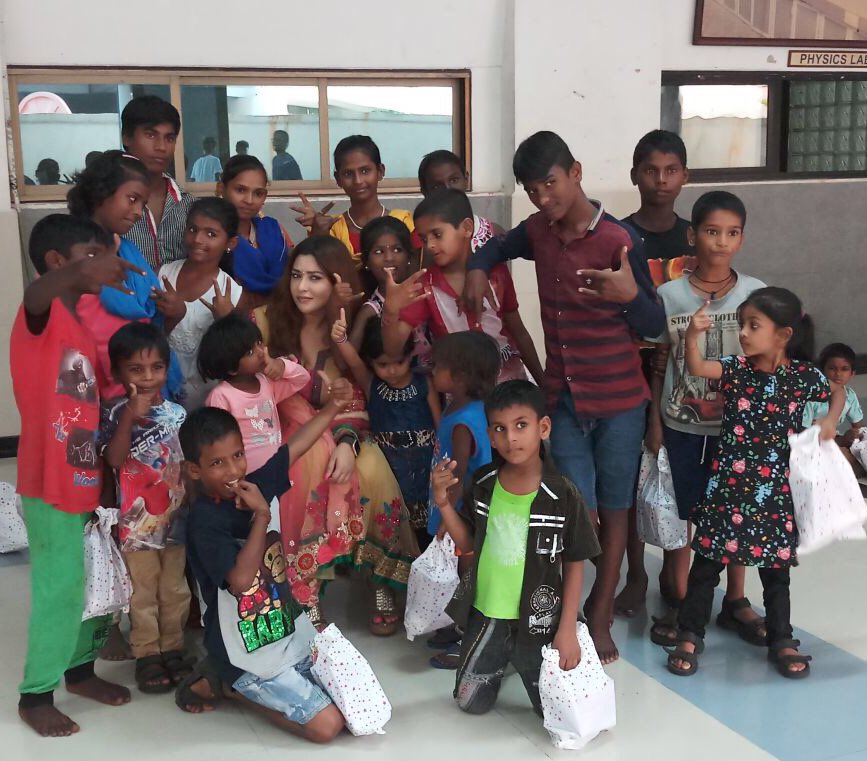 iampayalghosh's tweet photo. Celebrated this #Dhanteras with these lovely kids from Teresa the ocean humanity foundation,tried to bring smiles on their faces ❤️👼🏼 https://t.co/ZFLzeFEJJq