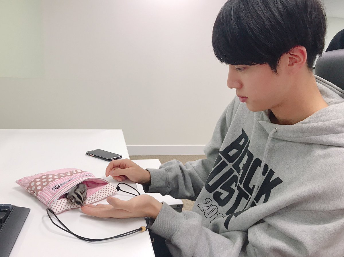Taetmeu's tweet photo. ❣ 석 진 시 1 2  : 0 4 ❣ https://t.co/XWzatJIlms