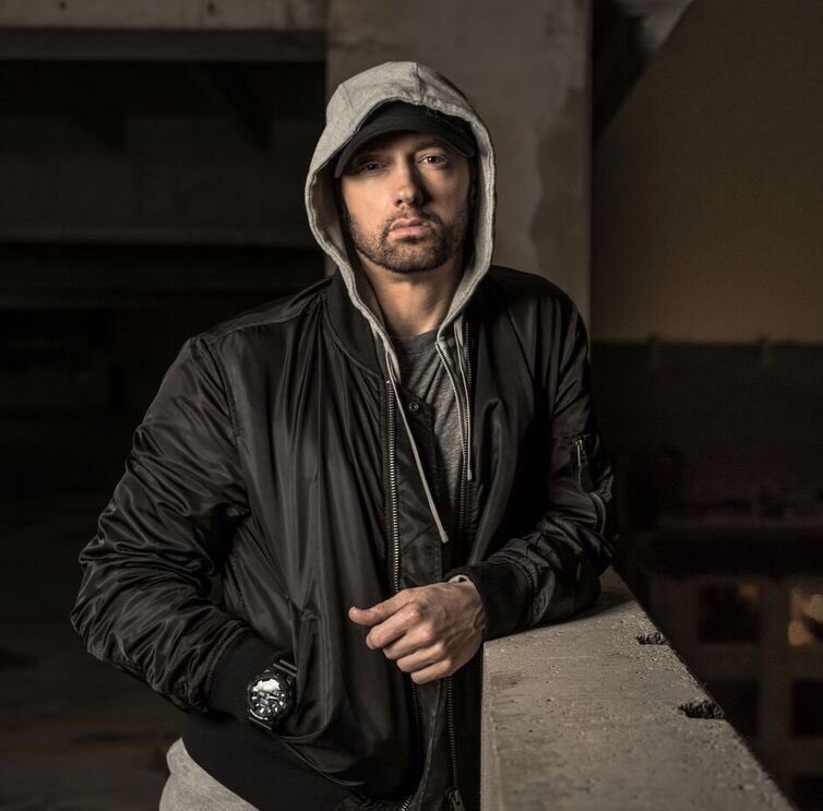 _Imnajet_'s tweet photo. He's so real, One fucking Legend.
Happy Birthday to the GOAT. #Eminem. #IamAStan #HappyBirthdayEminem #MarshallMathers https://t.co/IialtRxs7t
