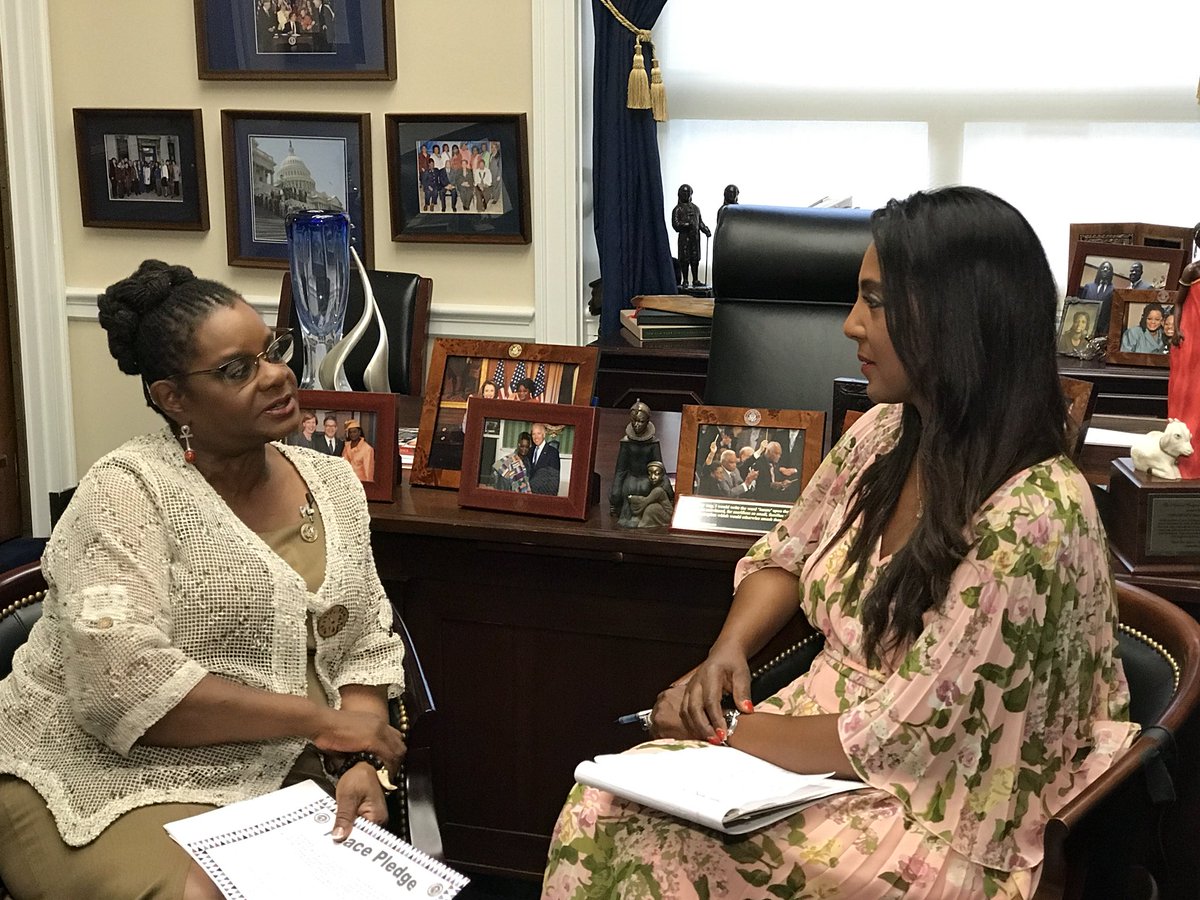 MichelleBernard's tweet photo. It’s day 2 of #weekofnonviolence! See my interview with @RepGwenMoore 2nite @NCCULAW #blackwomenforpositivechange https://t.co/eKinbQZK4V
