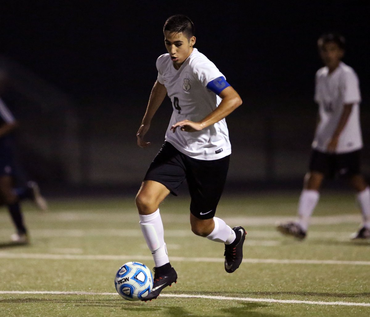 Pioneer_Press's tweet image. Soccer helped Niles North captain Amcy Odicho assimilate to U.S. trib.in/2giucoO #PioneerSports