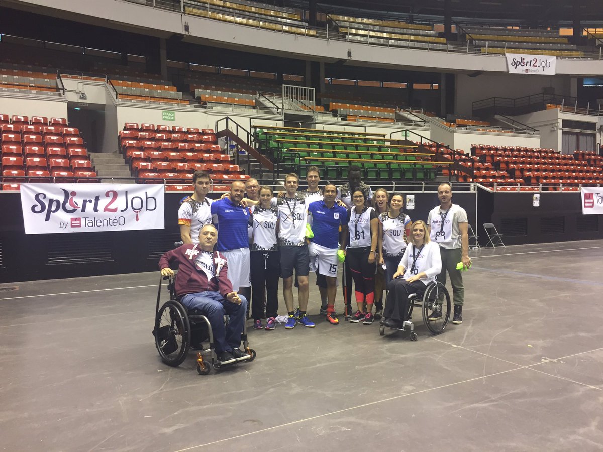 amelie_vieville's tweet photo. #teamsqli gagne la finale de handifoot. Au top ! #sport2Job #safaritweet https://t.co/zIzJAoEMBX