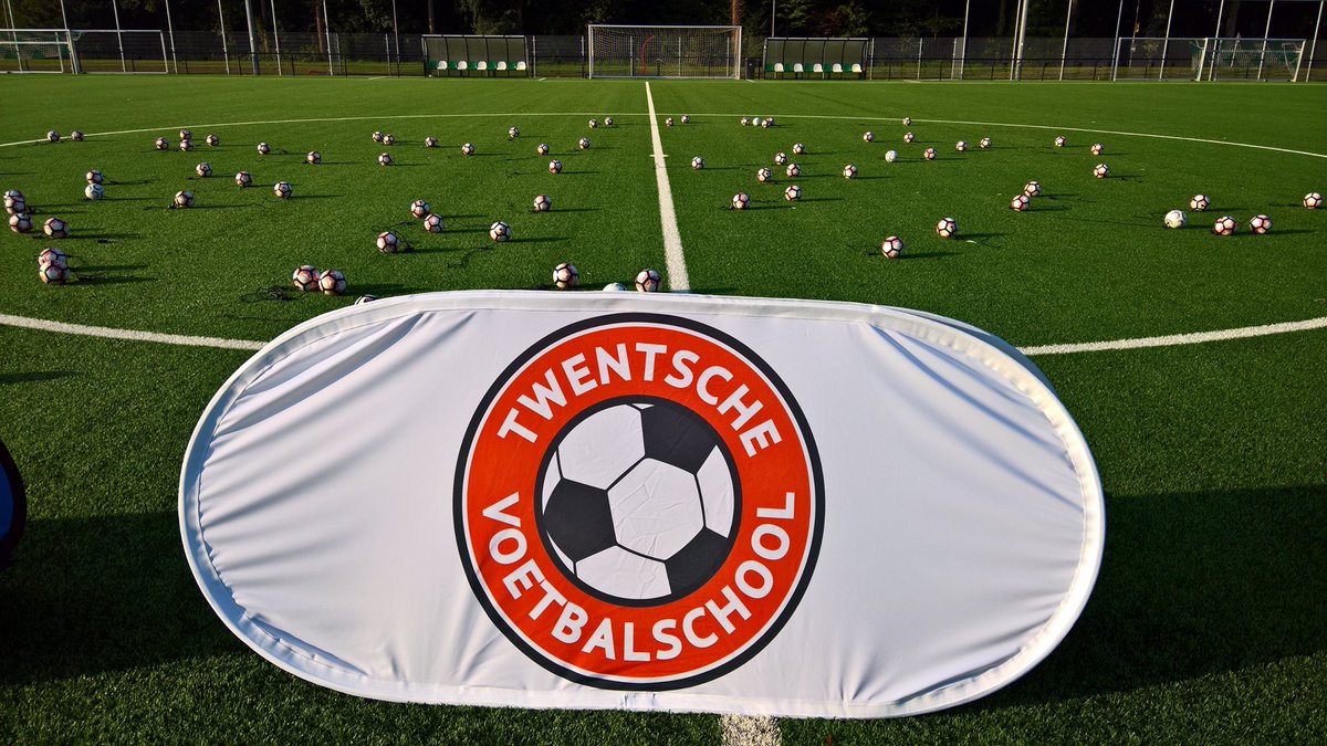I.v.m. de herfstvakantie hebben we komende 2 weekends gewijzigde trainingstijden! Kijk voor het overzicht op: twentschevoetbalschool.nl/trainingen/tra…