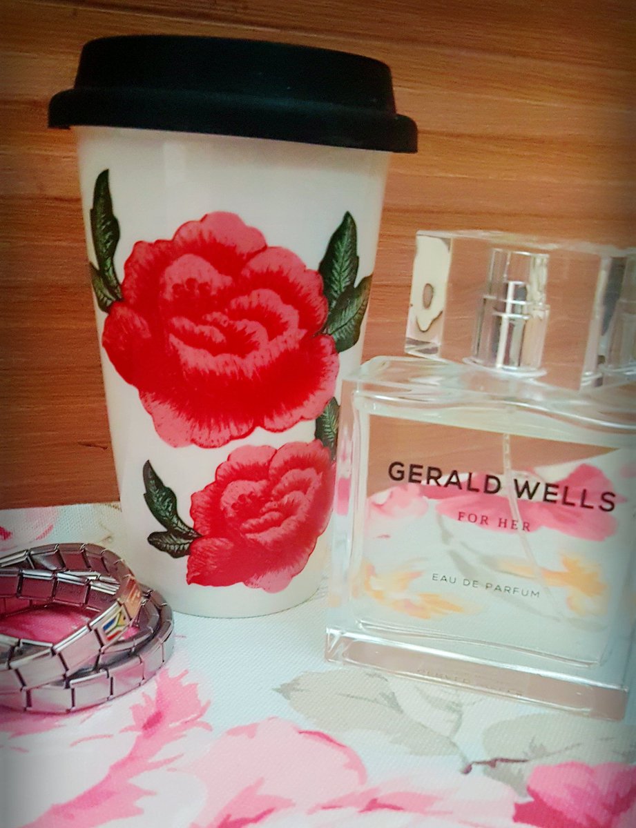MOccasions01's tweet photo. #Chooseday leaving a fragrance of florals wherever I go @geraldwellshair @TammyTaylorSA @MrsSAPageant @trendy_toast
#GeraldWells
#TammyTaylorMrsSA
#Summerloving
#OhSoTrendy https://t.co/x90meHlL95