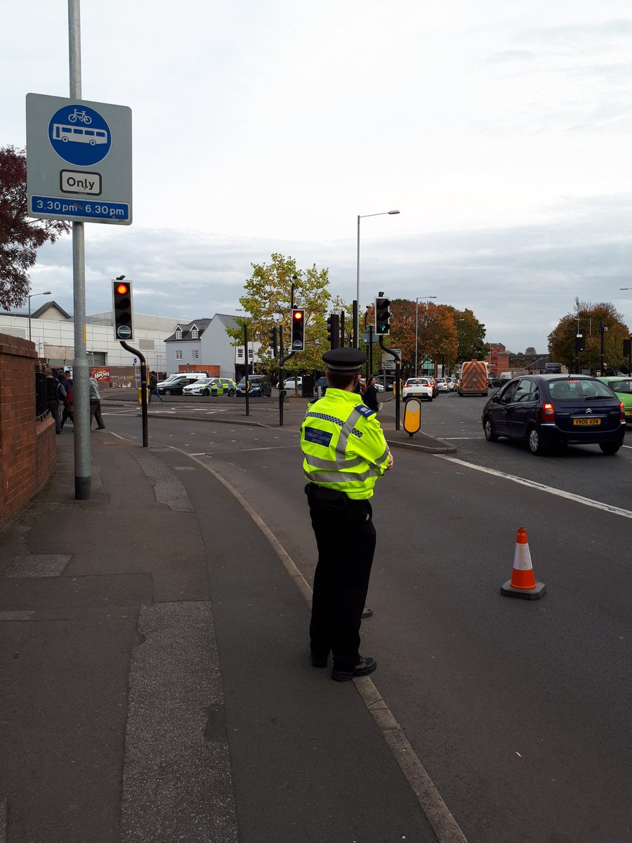 WorcesterCops's tweet photo. Lowesmoor bus lane closed by Cathedral SNT to all but buses and cycles as per restriction #educationnotenforcement. 2523, 40161, 40286. https://t.co/2GUqmaD8FY