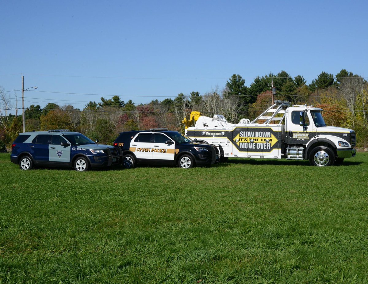 #SlowDown when approaching emergency &amp; service vehicles with 🚨activated. #MoveOver if possible. It's the law.

#ProtectThoseWhoProtectYou