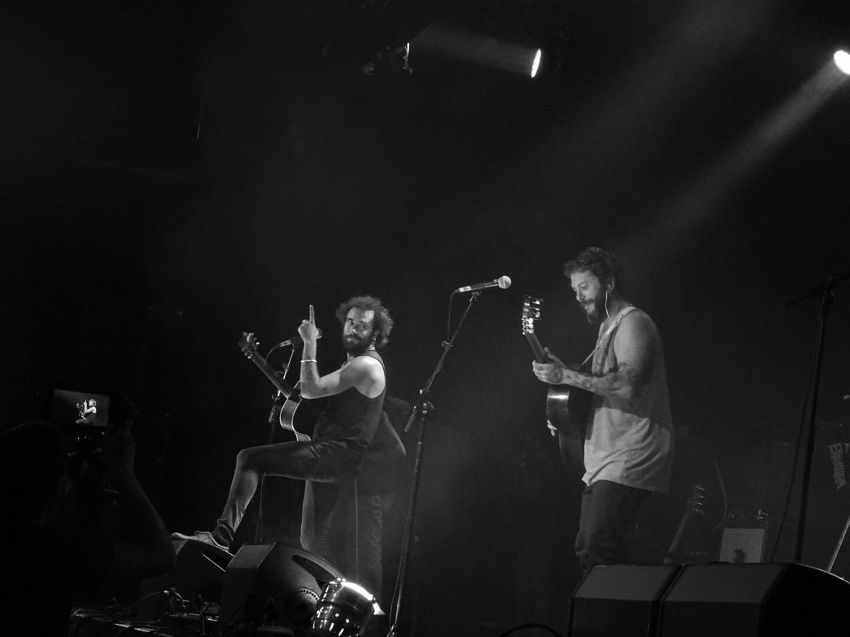 El viaje de <a href="/_Estricnina/">ESTRICNINA</a> ha llegado a su fin. 
¡Gracias por esta GRAN gira <a href="/JuanitoMakande/">Juan Medina</a> y <a href="/ElCanijodeJerez/">El Canijo de Jerez</a>! A seguir volando alto