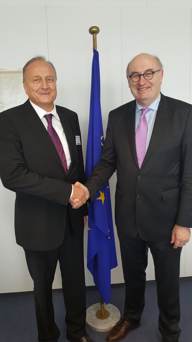 Cheesley3's tweet photo. Copa President @JRukwied talks trade&amp; #FutureofCAP with @PhilHoganEU pressing for #strongCAP before Commission plan out Nov @Bauern_Verband https://t.co/KbaXZlBidU
