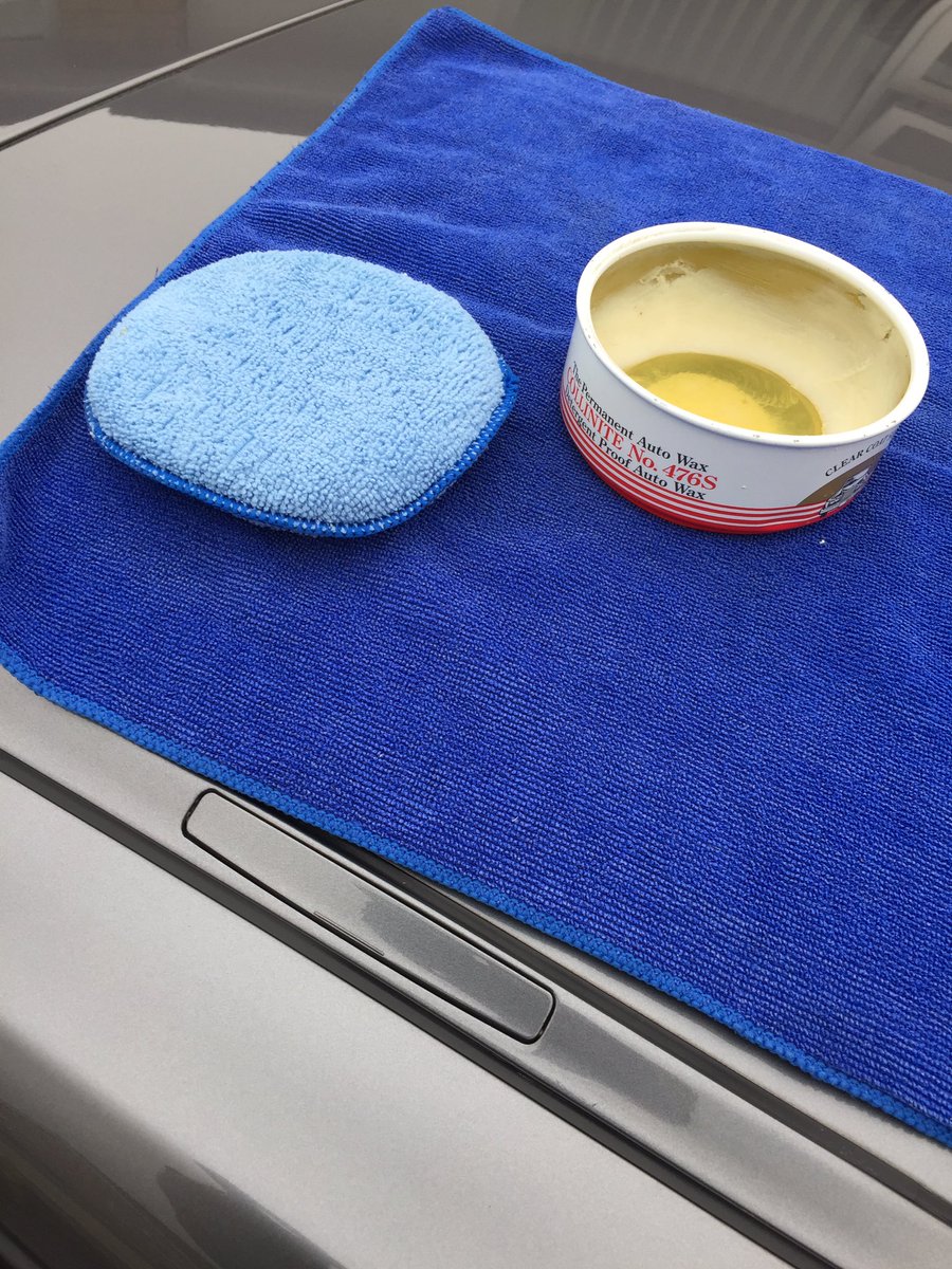 Vseast's tweet photo. Great combo. Collinite being applied with my super soft applicators &amp; buffed off with my soft microfibre both Available from #valetsoutheast https://t.co/qxMLmyrB4f