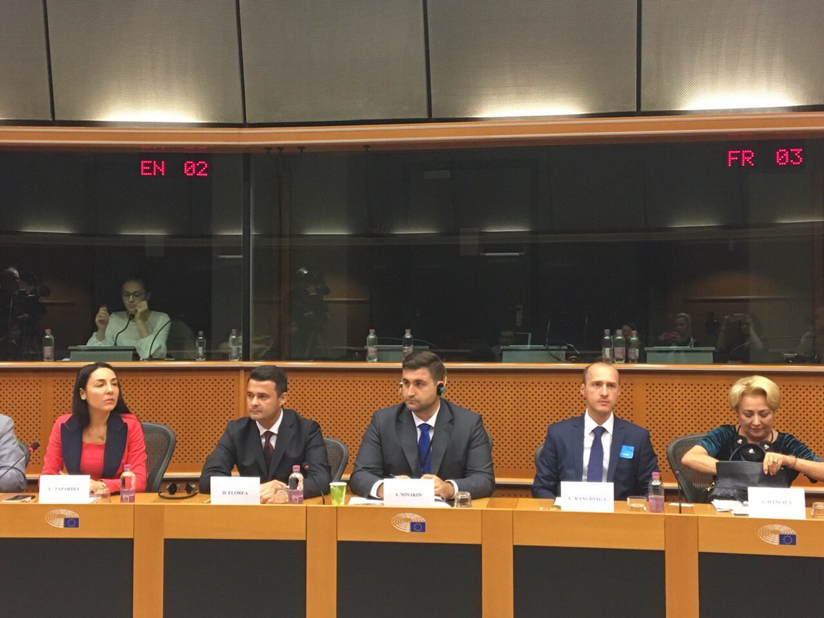 AndreyNovakov's tweet photo. Thanks @ClaudiaTapardel 4 inviting me t present my position on #FutureCohesionPolicy. Working w colleagues fr #Romania is fruitful &pleasure https://t.co/irpxBYo4Ud