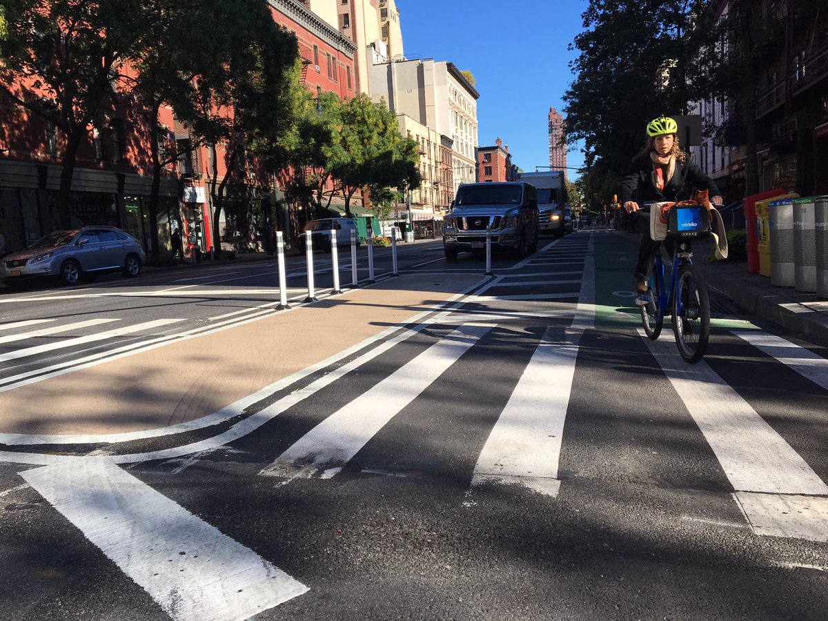 LAShepard221's tweet image. Anyway @NYC_DOT, I enjoyed discussing the new #protectedintersection @ Columbus &amp;amp; 70th St. It's so much better than #mixingzones!!! #bikenyc