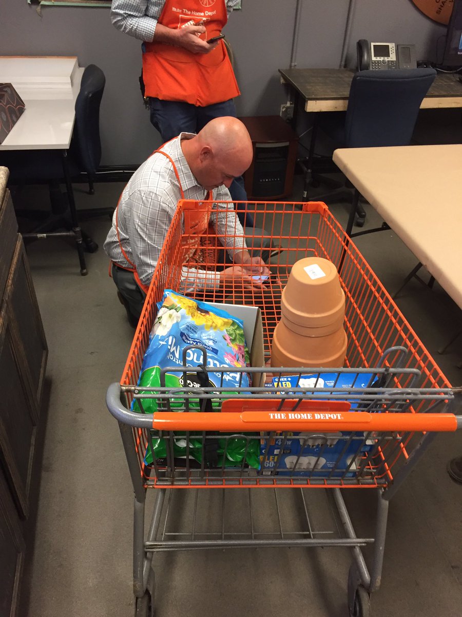 Q3 ops training.  DM Shannon doing the accuracy cart!  <a href="/LennyGaspari/">Lenny Gaspari</a>