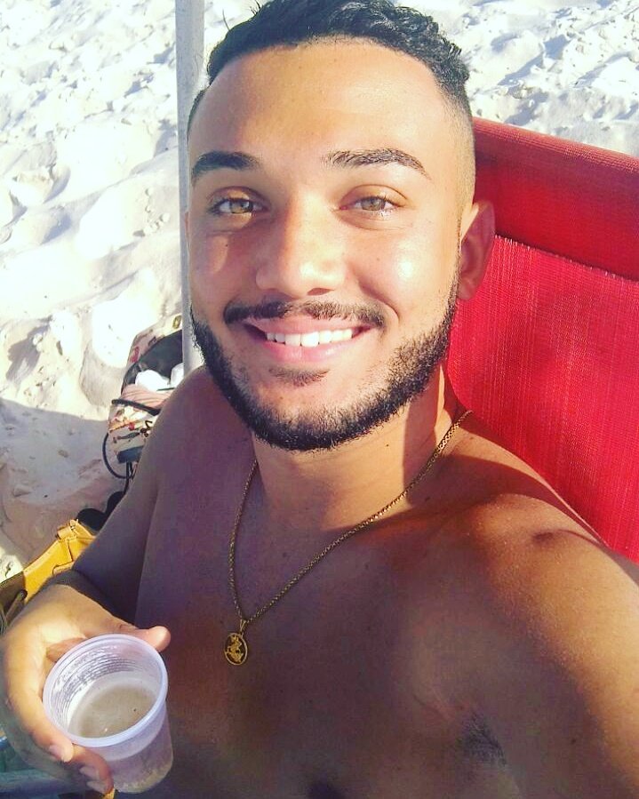 fred_fep's tweet photo. Preocupe-se +com seu caráter doq com sua reputação pq seu caráter é o q vc realmente é enqanto a rputação é apenas oq os outros pnsam q vc é https://t.co/PH2ofXLjjA