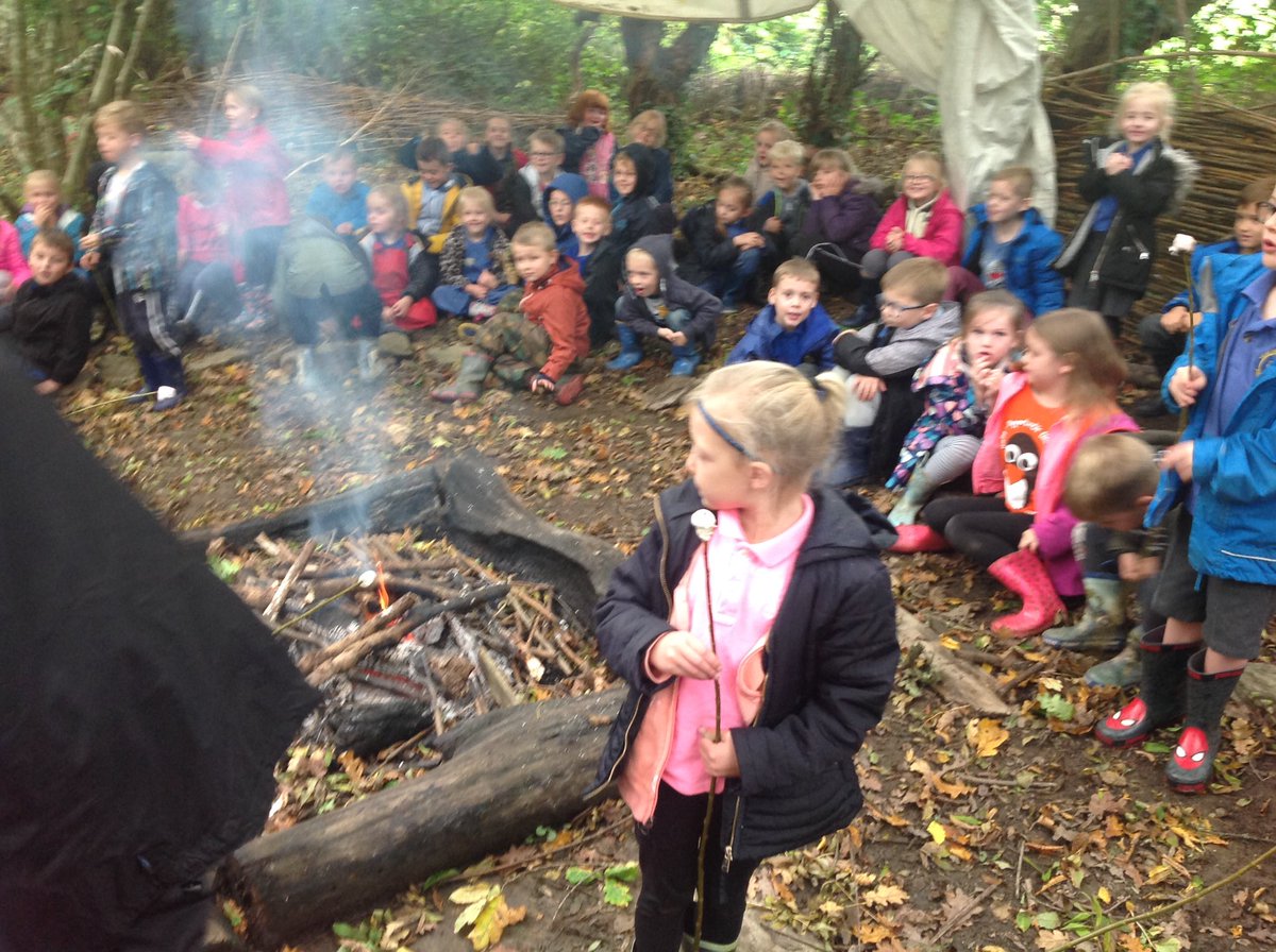 yfpsyr1's tweet photo. As you can see we had the best time at forest school with year 2! https://t.co/C9fbuGPpZ0