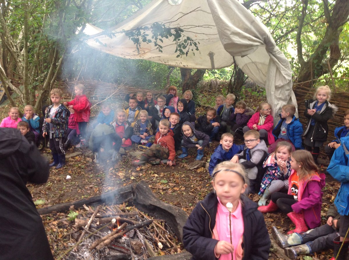 yfpsyr1's tweet photo. As you can see we had the best time at forest school with year 2! https://t.co/C9fbuGPpZ0