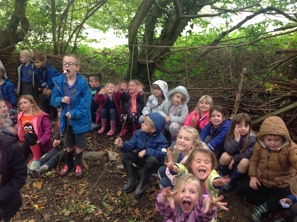 yfpsyr1's tweet photo. As you can see we had the best time at forest school with year 2! https://t.co/C9fbuGPpZ0
