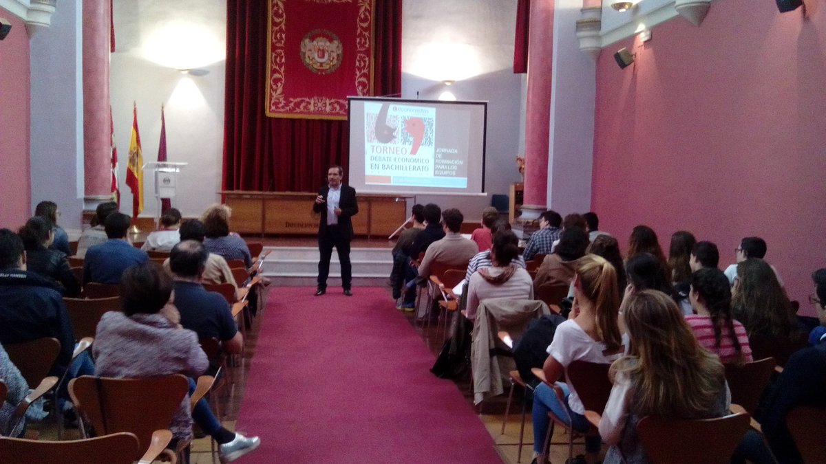 ECOnomistaVAlor's tweet photo. .@Guscobos en la formación preparatoria para el #TorneoDebateEcova los días 24, 25 y 26 de octubre
https://t.co/nbDNLWoEss https://t.co/ZELYIJN5tw
