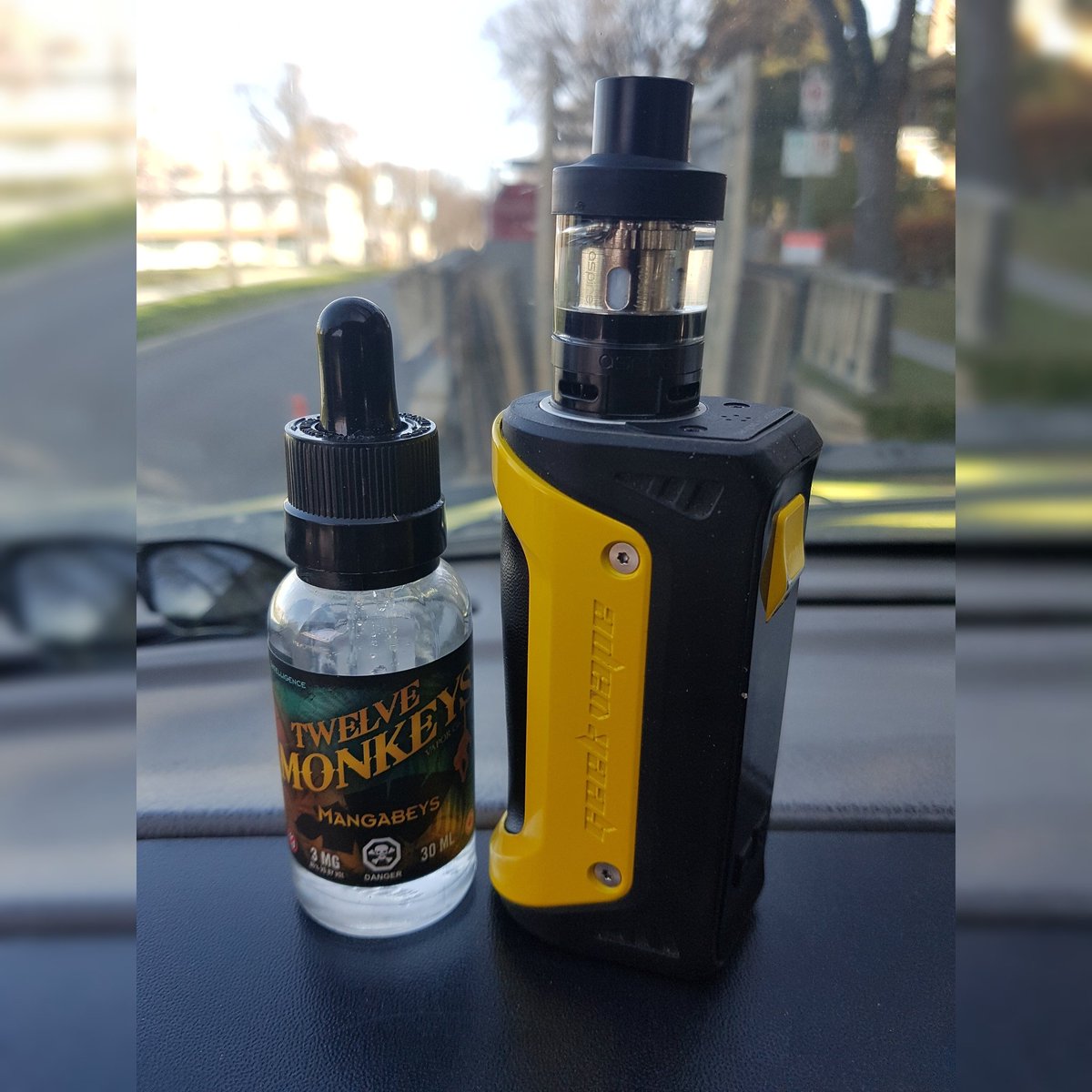 Morgans_Reviews's tweet photo. Shooting new videos this weekend. See you guy's soon #ejuice #reviews #vape https://t.co/ynQPCRnzGg