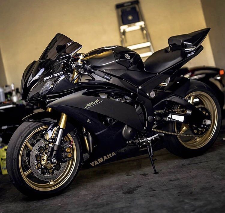 r6 street bike