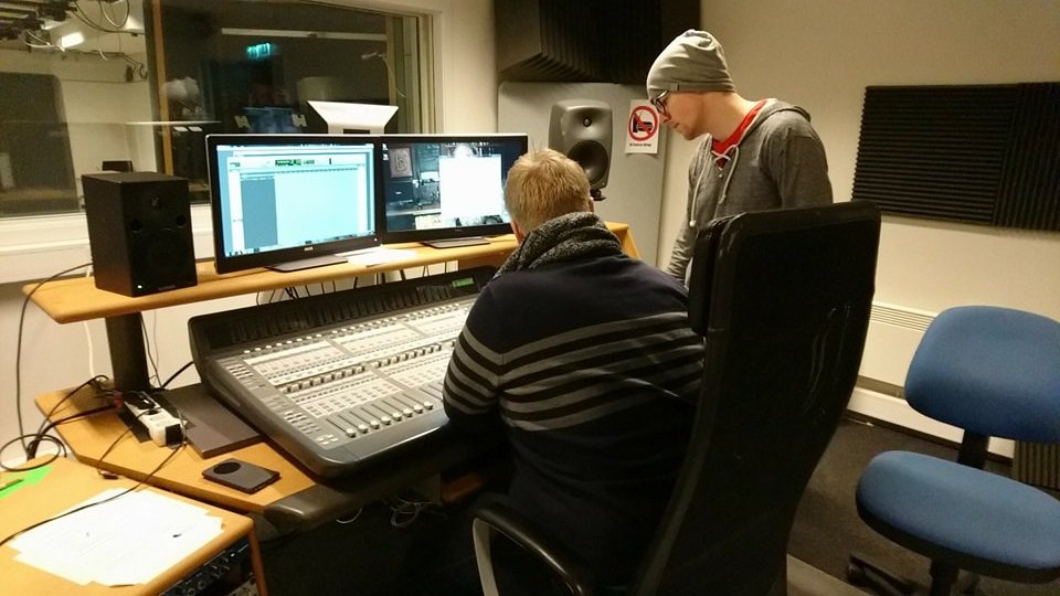 NHAFNO's tweet photo. Had some fun in the sound studio making sound effects for our game today! #GameDev #indiedev #IndieGameDev #ProTools https://t.co/WyFCGZCaPm