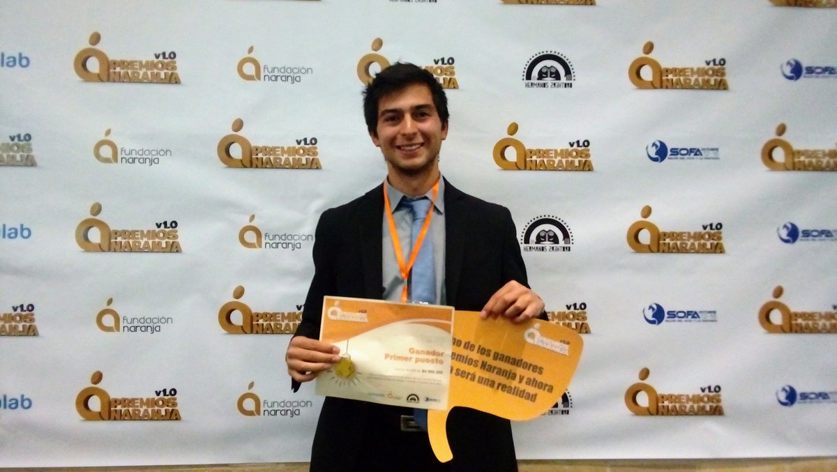 busingersapp's tweet photo. #Busingers ganó 1er puesto en #PremiosNaranja de @SocialabCOL @Socialab_com Orgullosos de ser los managers de músicos de @TransMilenio https://t.co/q9lUUNWPtj