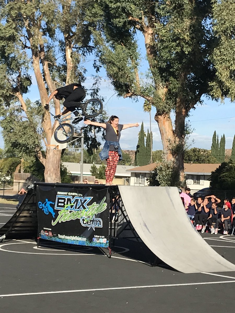 wendyerickson21's tweet photo. A little BMX fun @ParkViewEl thanks PTA https://t.co/pmKhH4kXux