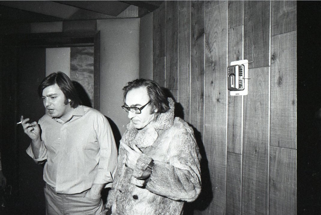 Time_Mainstream's tweet photo. Beware of cigarettes and fur.... A Great Capture of Jack Wilkins and Bob Shad. #Mainstreamrecords #Bobshad https://t.co/UgrANbNLhb
