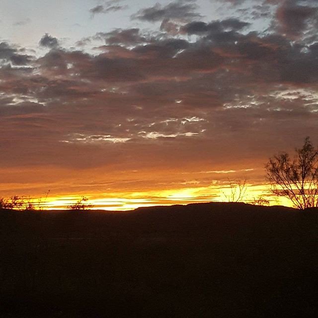 Reposting @lauraslatewrites:
🌄😍
.
#caprockcanyon #caprockcanyons #caprockcanyonstatepark #hiking #camping #texas