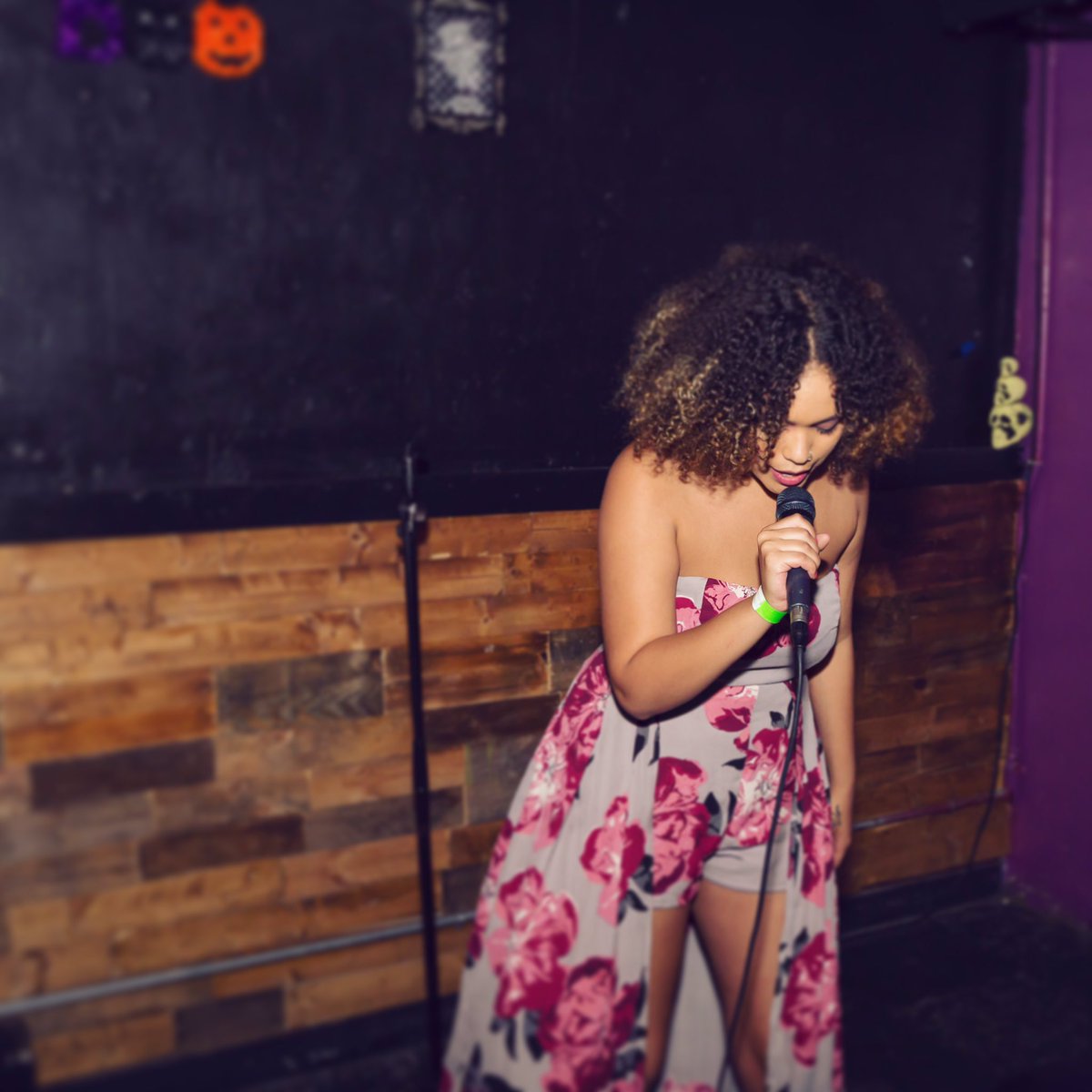 TheDroLounge's tweet image. #TheDroLounge was LIT ✨♨️ 🗣 s/o to all the artists &amp;amp; guests who came out 👏🏽 
We will be having another one VERY SOON! #StayTuned 🙈🔮💨💨💨