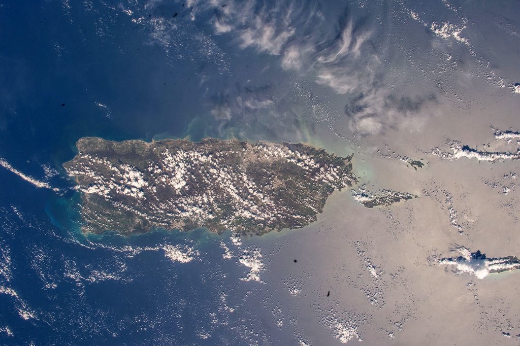 Trancelot's tweet photo. Check out Puerto Rico From the Space Station #Spacewalker #NASASocial via @NASA https://t.co/m4QKgCRmU5 https://t.co/6NOlryigVA