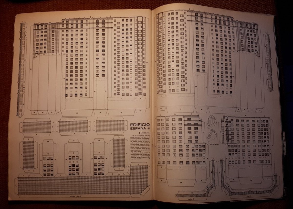 Recortable del Edificio España - II. La Luna de Madrid, n°13, diciembre 1984. CC/ <a href="/cortaypegArq/">cortaypega</a>