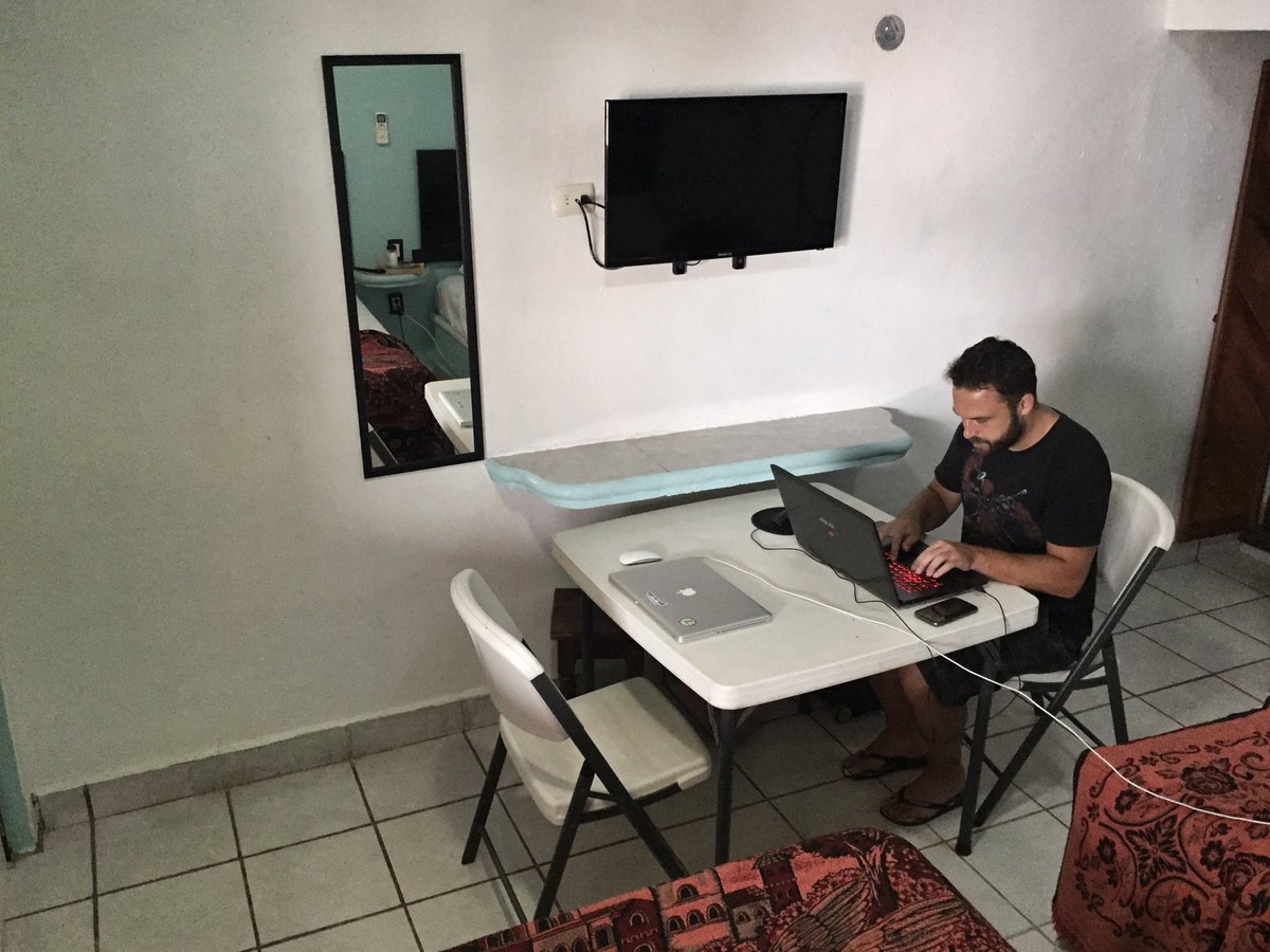 Laura Lee Moreau tweet media