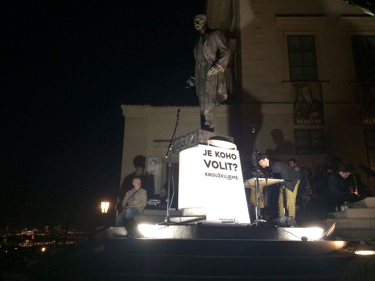 ProUkrajinu's tweet photo. Je koho volit?
#KroužkuJEme #ProcProto https://t.co/64DjEkTtwb