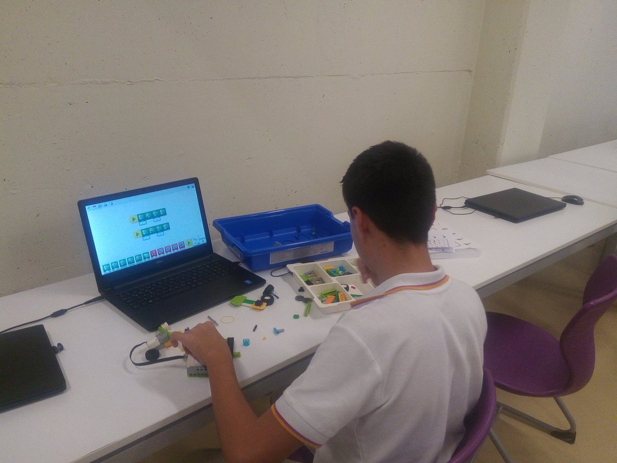 ercanbilisimogr's tweet image. Muratpasa ugur okullarinda wedo2.0 kodlama etkinligi. #europecodeweek #ucodeweek #ugurkodluyor #ugurmuratpasakodluyor